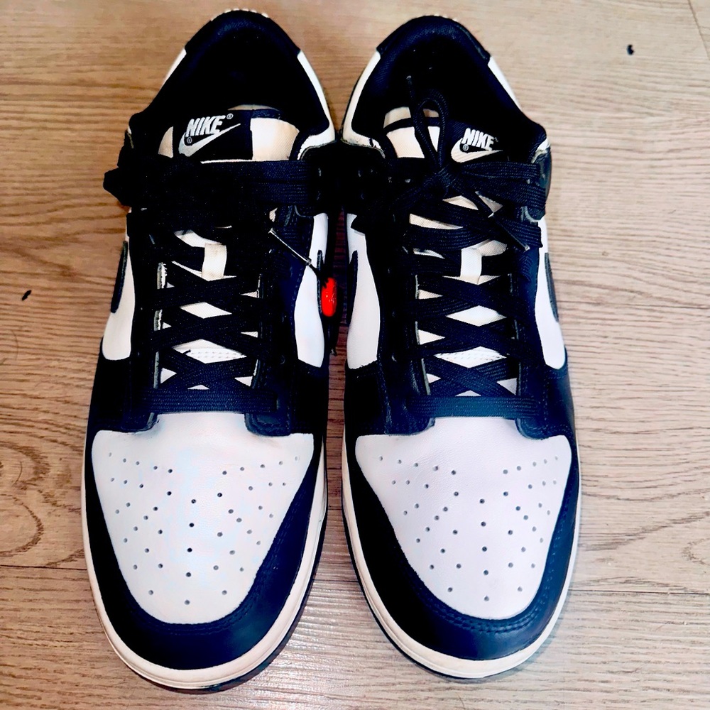 Men’s size 11 Panda Dunks